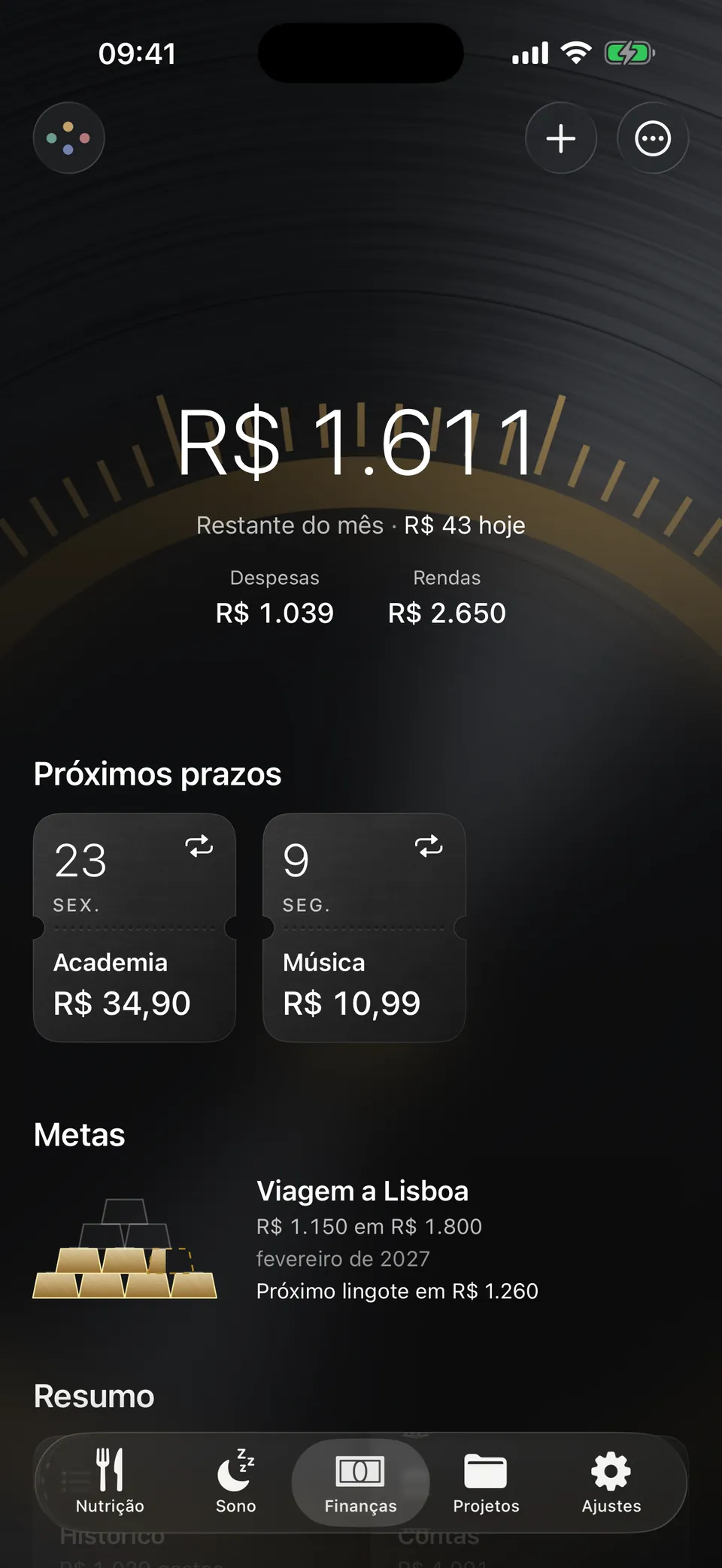 No Leum, o assistente registra um gasto na feira e diz quanto sobra no envelope Alimentação.